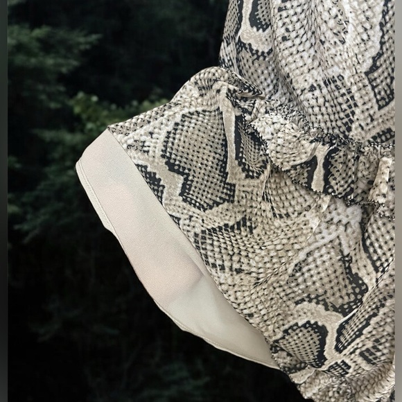 Michael Kors python print ruffle skirt - Picture 5 of 9